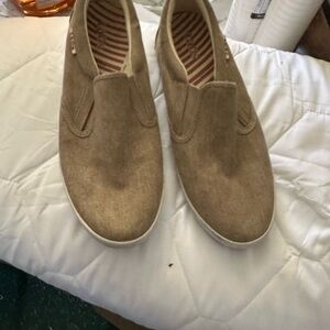 Taos Footwear Tan Slip-On Flats